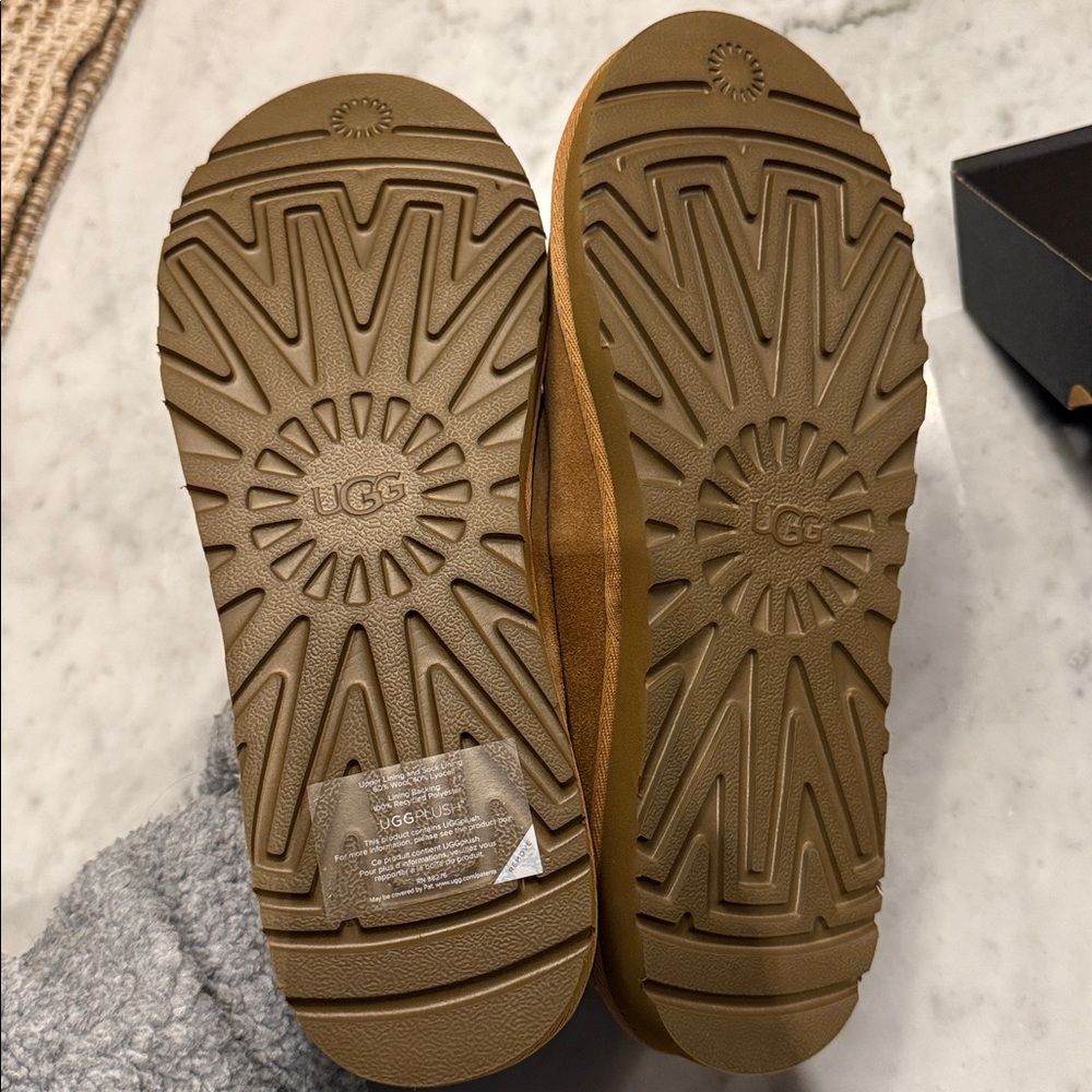 UGG Tasman Slippers - Picture 9 of 9